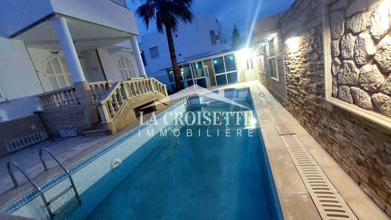 Villa S+4 avec piscine à La Marsa 